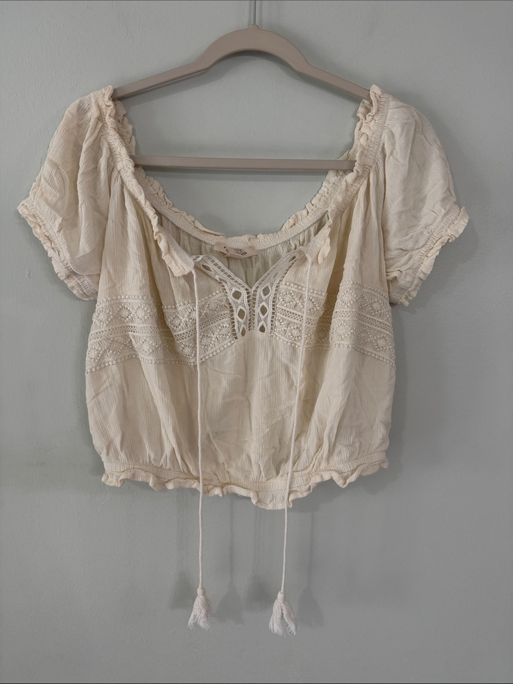 Crochet-Trim Cropped Peasant Blouse in Cream